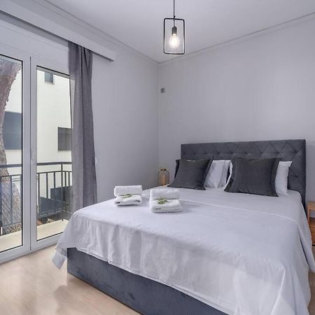 Peaceful 2 Bedroom In Glyfada Center Atenas Exterior foto