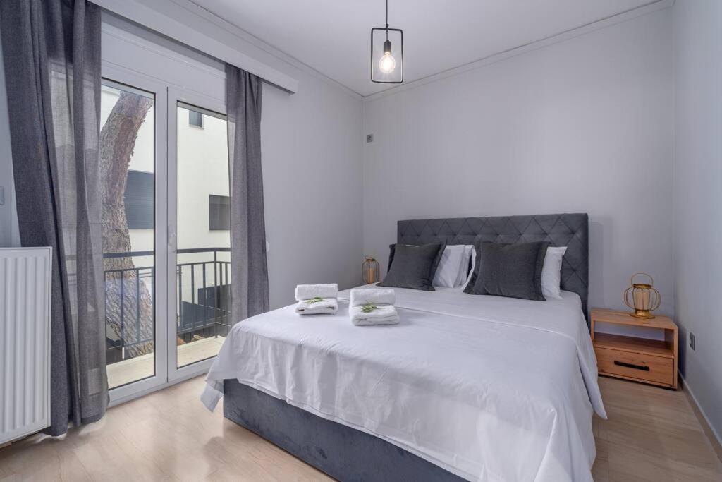 Peaceful 2 Bedroom In Glyfada Center Atenas Exterior foto